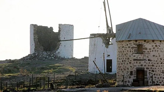 Bodrum'da 300 yıllık tarihi değirmenlerde utanç verici görüntüler