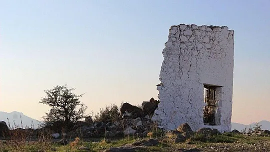 Bodrum'da 300 yıllık tarihi değirmenlerde utanç verici görüntüler
