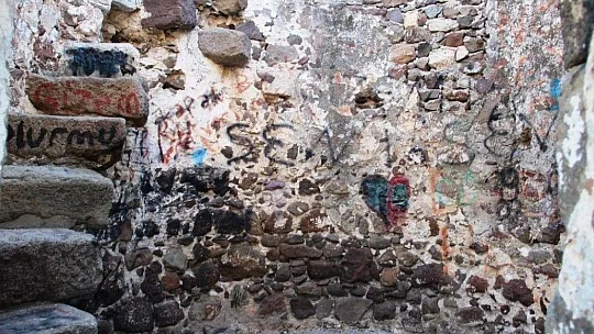 Bodrum'da 300 yıllık tarihi değirmenlerde utanç verici görüntüler