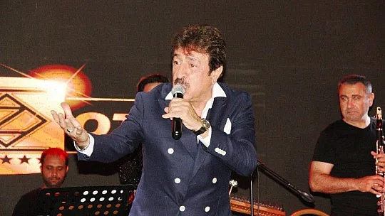Bodrum'da Ahmet Selçuk İlkan rüzgarı