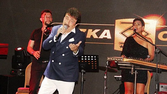 Bodrum'da Ahmet Selçuk İlkan rüzgarı