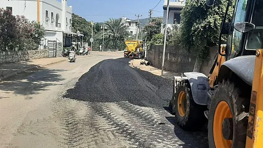 Bodrum'da bir ayda 10 bin tondan fazla asfalt serimi yapıldı