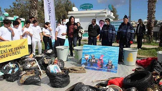Bodrum'da deniz pırıl pırıl oldu