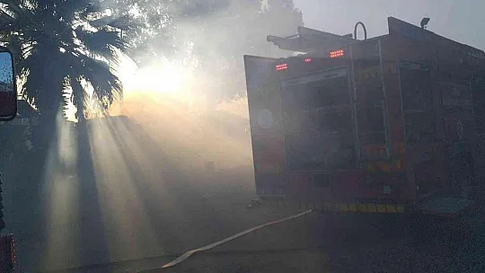 Bodrum'da depo alev alev yandı