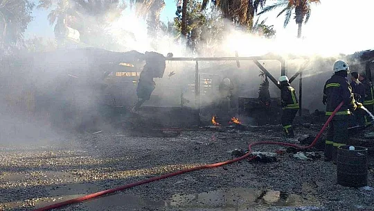 Bodrum'da depo alev alev yandı