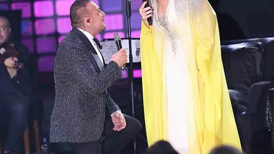 Emel Sayın'dan nostalji rüzgarı