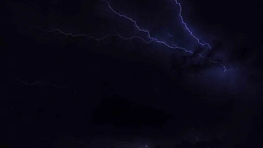 Bodrum'da ev ve iş yerlerini su bastı, deniz çamura dönüştü
