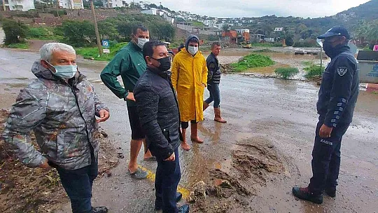 Bodrum'da ev ve iş yerlerini su bastı, deniz çamura dönüştü