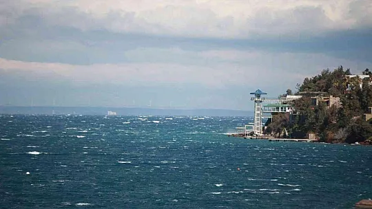 Bodrum'da fırtına 74 kilometre hıza ulaştı