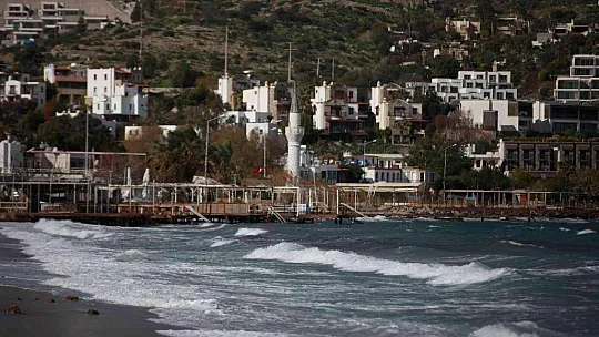 Bodrum'da fırtına 74 kilometre hıza ulaştı