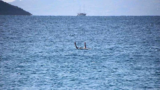 Bodrum'da güneşi gören sahile koştu
