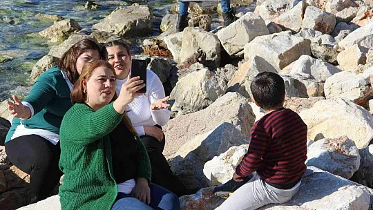 Bodrum'da güneşi gören sahile koştu