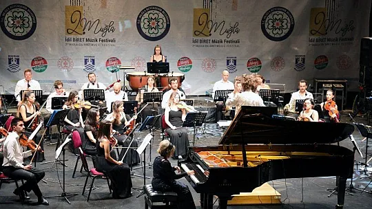 Bodrum'da İdil Biret rüzgarı