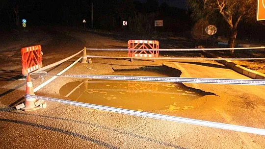 Bodrum'da isale hattı yine patladı