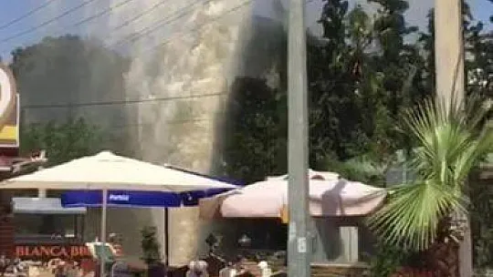 Bodrum'da isale hattı yine patladı, bazı iş yerlerini su bastı