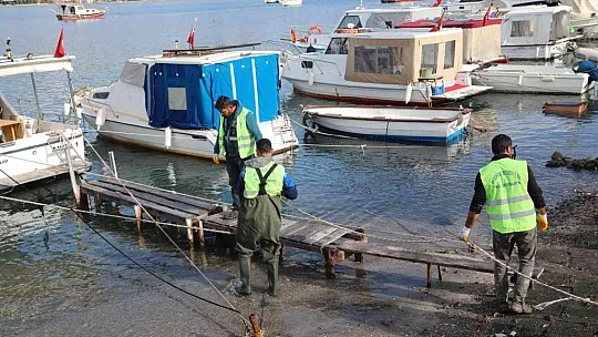 Bodrum'da kaçak iskeleler yıkılıyor