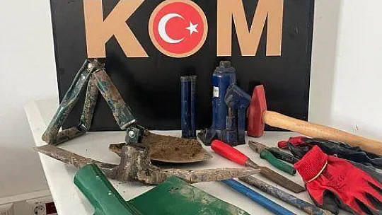 BODRUM'DA KAÇAK KAZIYA BASKIN: 2 GÖZALTI
