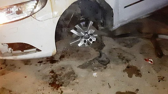 Bodrum'da kavşağa hızlı giren otomobil taklalar attı: 4 yaralı