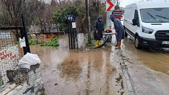 Bodrum'da kırmızı alarm: Ekipler teyakkuza geçti, 'dışarı çıkmayın' uyarısı yapıldı