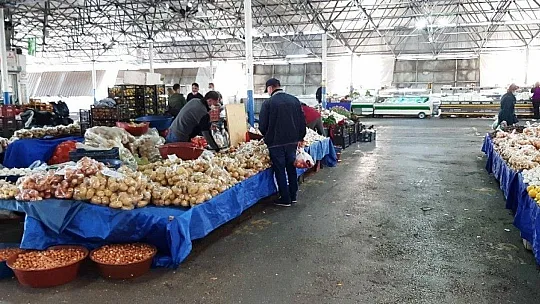 Bodrum'da koronavirüs pazarları boş bıraktı