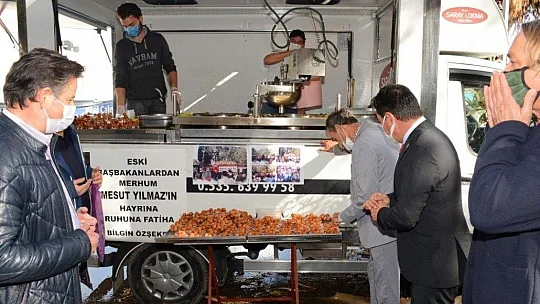 Bodrum'da Mesut Yılmaz için lokma dağıtıldı
