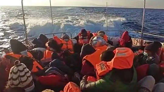 Bodrum'da ölüme terk edilen 27 göçmen kurtarıldı