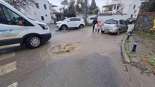 Bodrum'da sağanak yağış etkili oldu