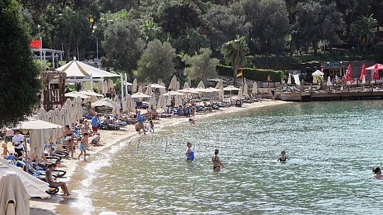 Bodrum'da sahiller doldu taştı