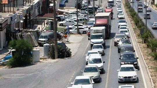 Bodrum'da sahiller doldu, trafik durma noktasına geldi