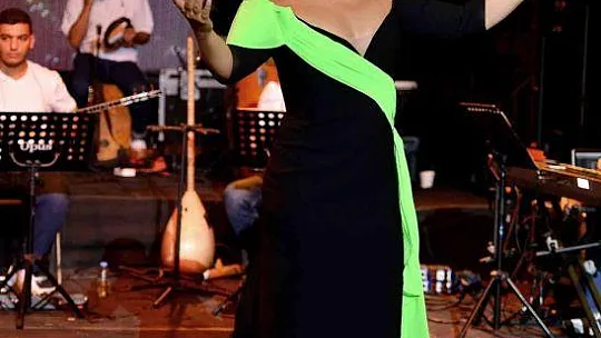 BODRUM'DA SİBEL CAN İZDİHAMI