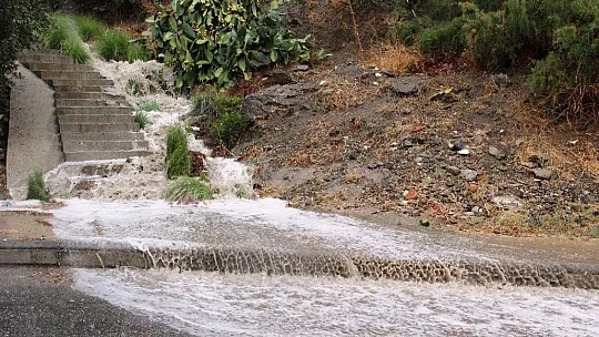 Bodrum'da sokaklar göle döndü