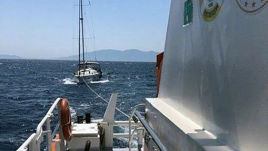 Bodrum'da sürüklenen tekne kurtarıldı