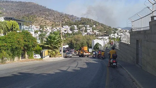 Bodrum'da yangınlar büyüyor, bazı ev ve oteller tahliye ediliyor