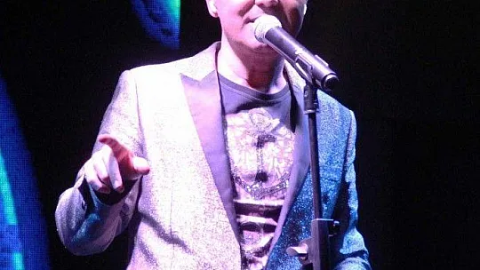 Bodrum'da yazın son konserini Serdar Ortaç verdi
