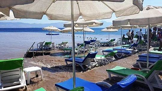 Bodrum'da yollar dereye duvarlar şelaleye döndü