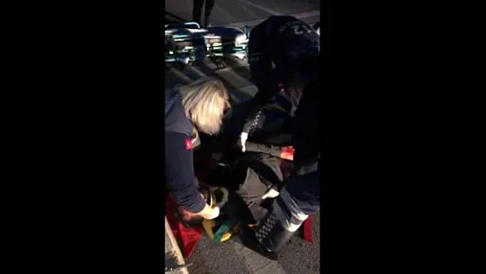 Bodrum'da yolun karşısına geçmeye çalışan gence otomobil çarptı: 1 ağır yaralı