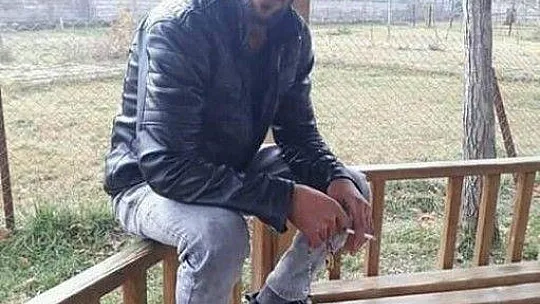 Bodrum'da yolun karşısına geçmeye çalışan gence otomobil çarptı: 1 ağır yaralı