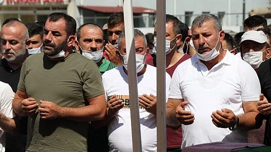 Bodrum'daki  kazada hayatını kaybeden arkadaşlar toprağa verildi
