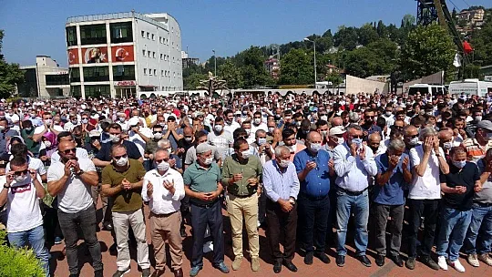 Bodrum'daki  kazada hayatını kaybeden arkadaşlar toprağa verildi