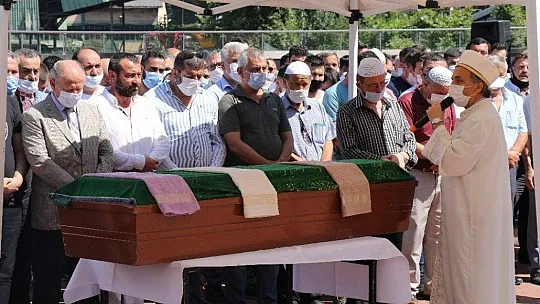 Bodrum'daki  kazada hayatını kaybeden arkadaşlar toprağa verildi
