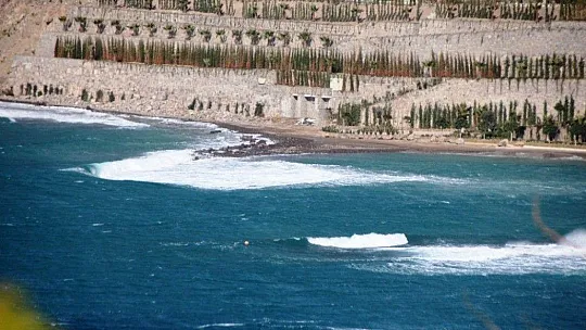 Bodrum'daki fırtına balıkçı teknelerini batırdı, dalgaların boyu 2 metreyi aştı