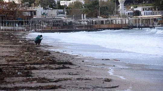 Bodrum'daki fırtına balıkçı teknelerini batırdı, dalgaların boyu 2 metreyi aştı
