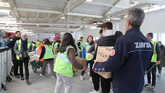 BODRUM'DAN DEPREM BÖLGESİNE 52 ARAÇ SEVK EDİLDİ