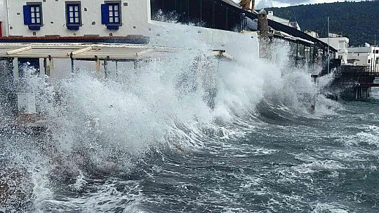 Bodrum fırtınanın esiri oldu
