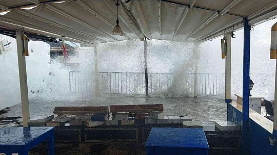 Bodrum fırtınanın esiri oldu