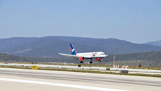 Bodrum havalimanına yılın ilk turist kafilesi geldi