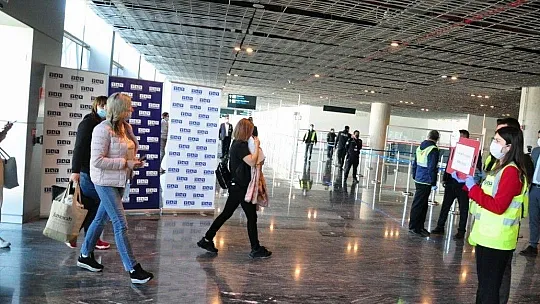 Bodrum havalimanına yılın ilk turist kafilesi geldi