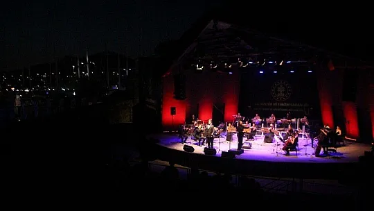 Bodrum Kalesi'nde Tango esintileri