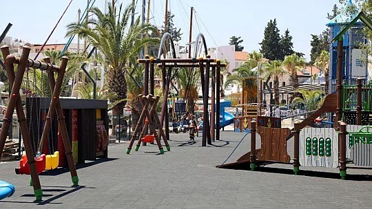 Bodrum Limanında çocuklara özel oyun parkları