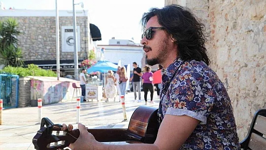 Bodrum sanatçıları Bodrum sokaklarında